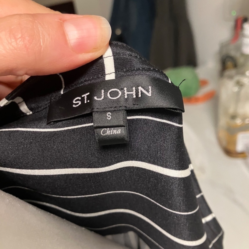 St. John Tops | St. John Silk Sleeveless Striped Crew Neck Blouse Size small - Picture 4 of 4